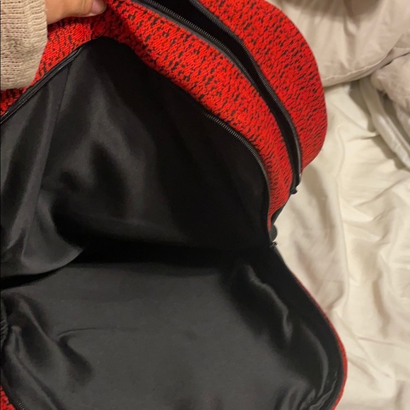 Maverick red and black backpack - Picture 4 of 9